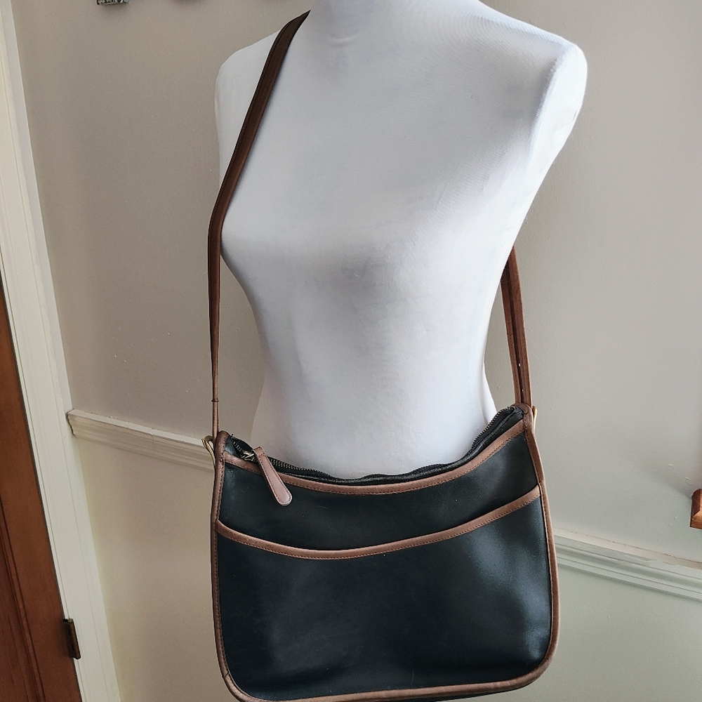 VTG Coach Classic Hobo Spectator Black With Tobacco Trim